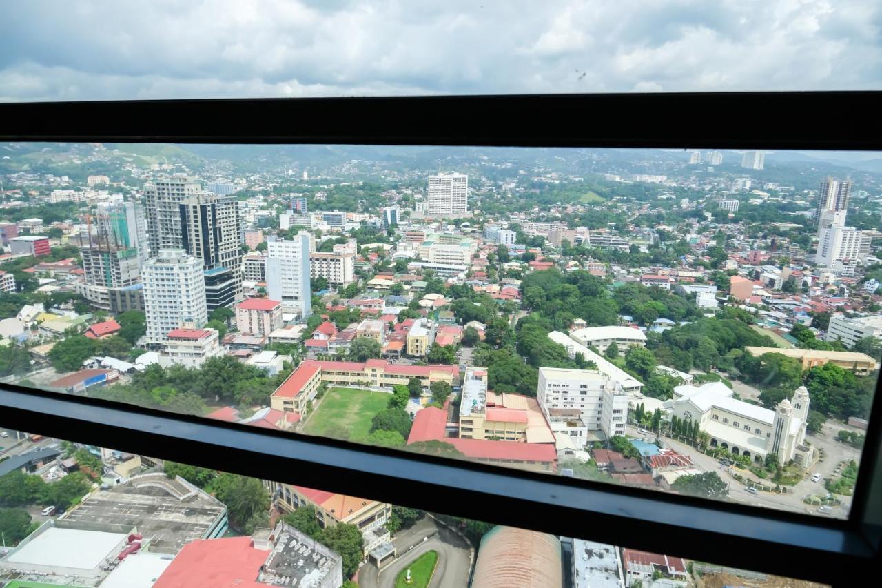 Ezeniel'S Place At Horizons 101 Condominium Cebu Stadt Exterior foto